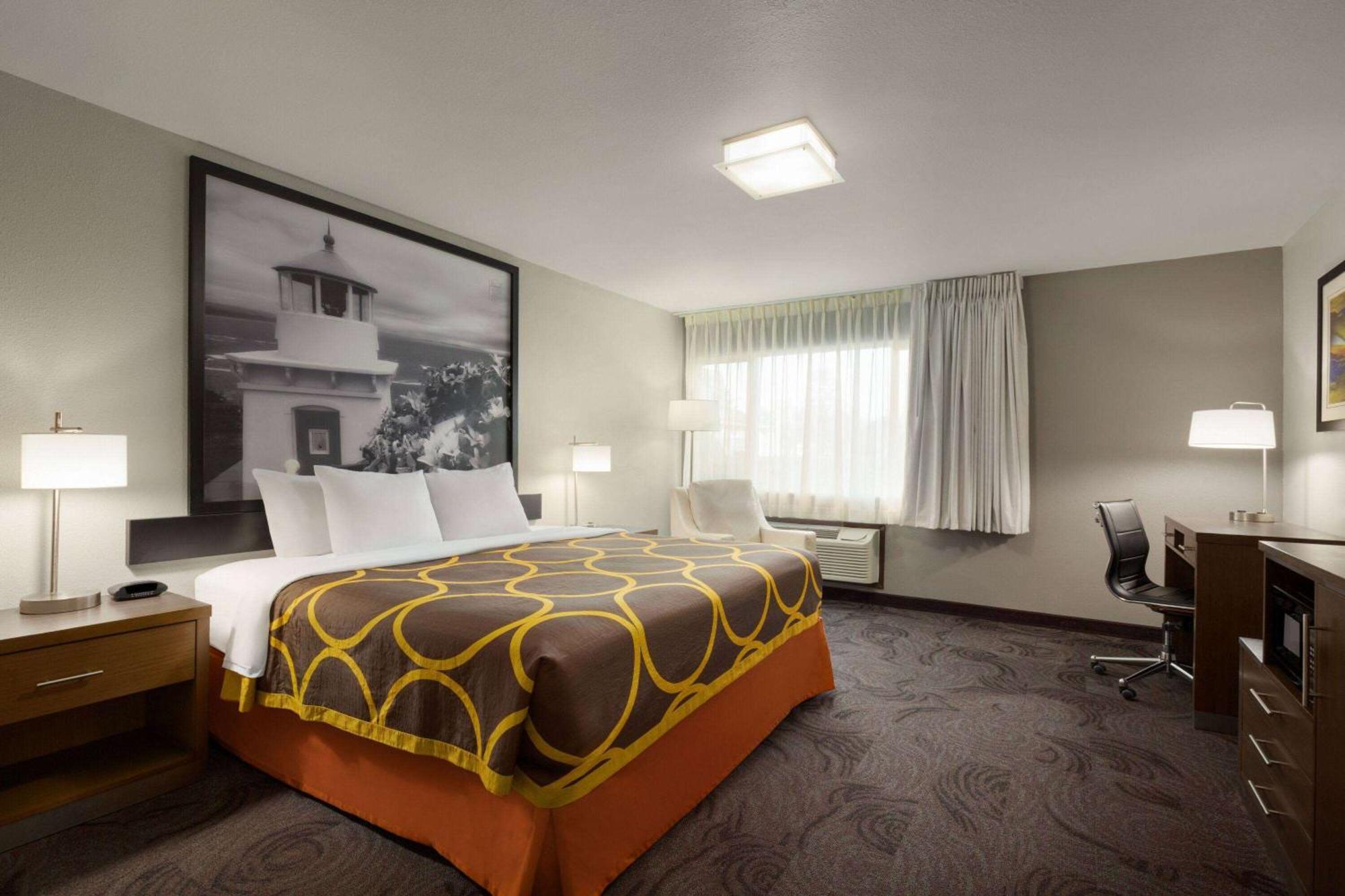 Super 8 By Wyndham Eureka Hotell Exteriör bild